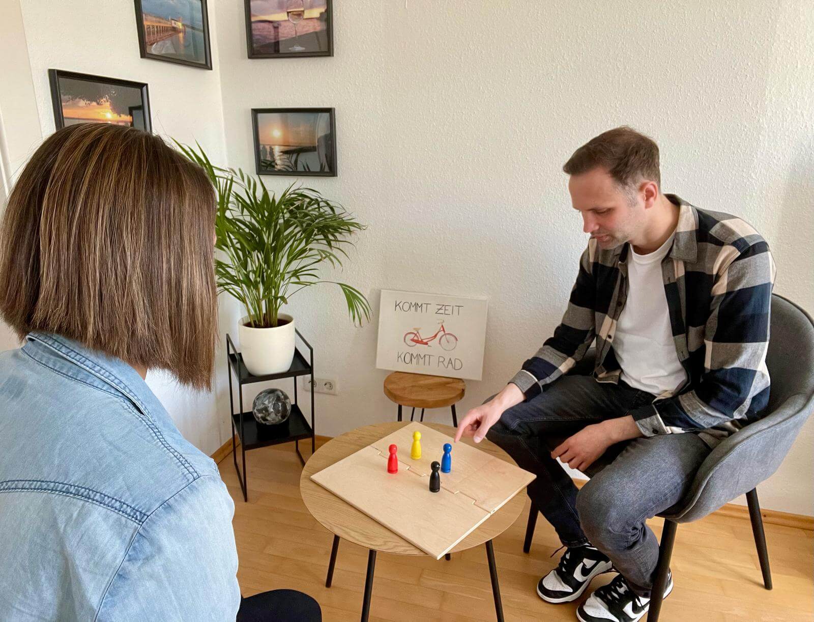 Manuel Herz in einer Beratung
